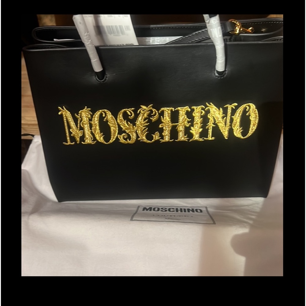 NWT MOSCHINO gold Logo Leather Shoulder Bag brand new authentic made in Italy